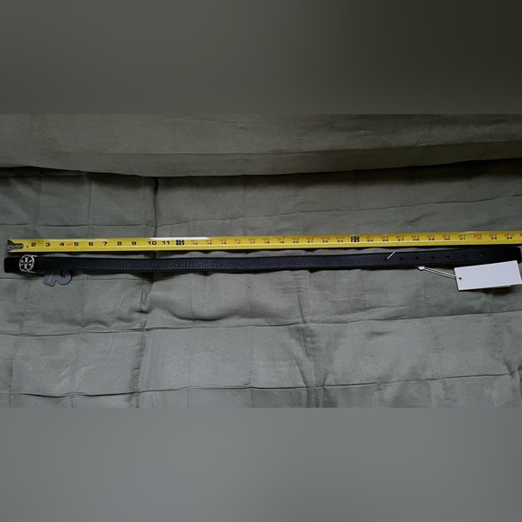 Tory Burch reversible belt - Picture 3 of 3